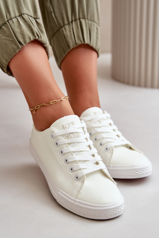 mit Riemen Klassisches Modell Freizeitschuhe in weißer Farbe Misima mit Riemen Klassisches Modell Freizeitschuhe in weißer Farbe Misima
