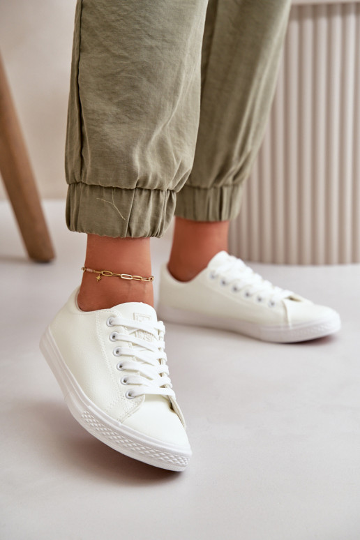 mit Riemen Klassisches Modell Freizeitschuhe in weißer Farbe Misima mit Riemen Klassisches Modell Freizeitschuhe in weißer Farbe Misima