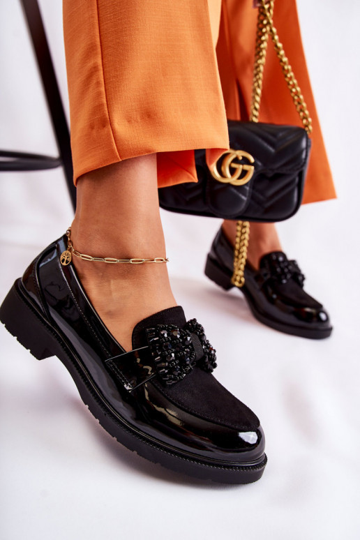 Lackschuhe mit Bändern in Schwarz Laurent