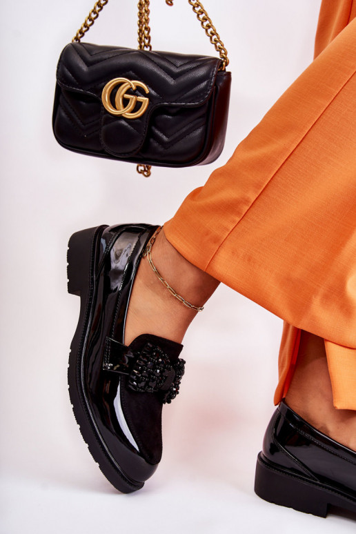 Lackschuhe mit Bändern in Schwarz Laurent