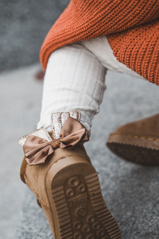 Warme Kinder-Schneestiefel mit Bändern in der braunen Farbe Meriva