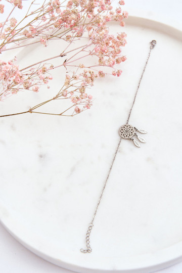 Das Armband ist aus Silber 2