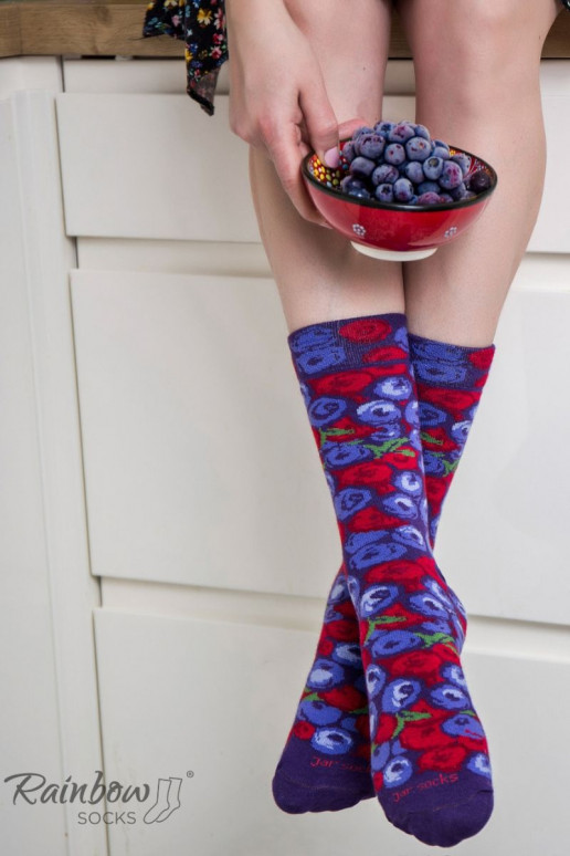 2 Paar farbige Socken in einer Box 2 Paar farbige Socken in einer Box