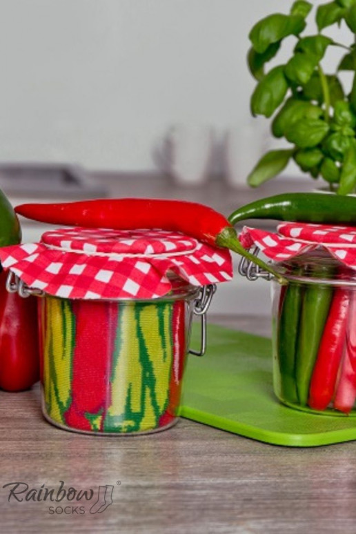 2 Paar farbige Socken in einer Box