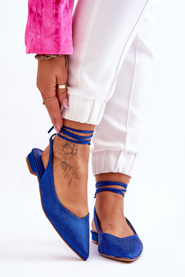Ballerinas mit Bändern und Nieten in Blau von Mavis