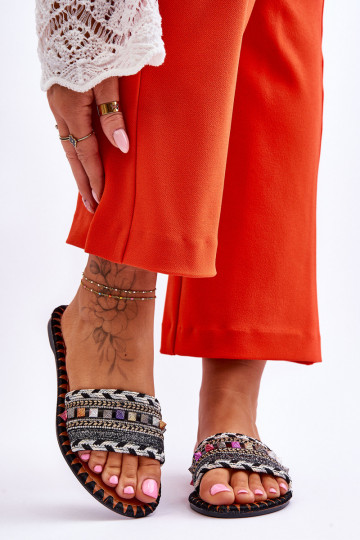 Verzierte Hausschuhe in der schwarzen Farbe Bellisa 2