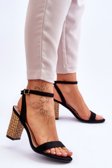 Wildledersandalen in der schwarzen Farbe Selila 2