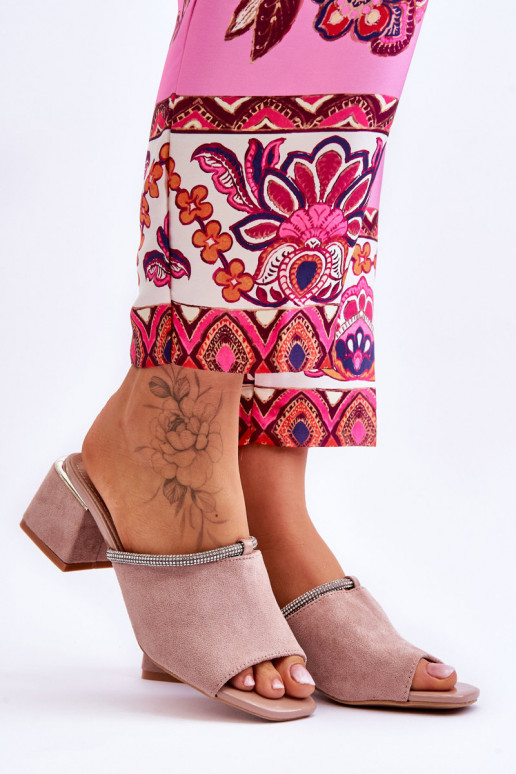 Wildlederpantoffeln mit Absätzen S.Barski KV-612-2 beige Farbe Wildlederpantoffeln mit Absätzen S.Barski KV-612-2 beige Farbe