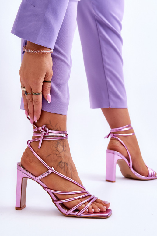 Elegante Sandaletten mit hohen Absätzen und Riemchen in der Farbe Rosa von Tessoro Elegante Sandaletten mit hohen Absätzen und Riemchen in der Farbe Rosa von Tessoro
