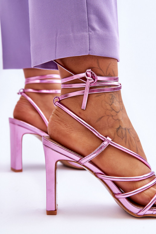 Elegante Sandaletten mit hohen Absätzen und Riemchen in der Farbe Rosa von Tessoro Elegante Sandaletten mit hohen Absätzen und Riemchen in der Farbe Rosa von Tessoro