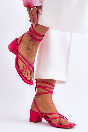 Hochhackige Schuhe mit Riemchen in rosa Farbe Secret Love 2