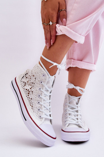 Cornella Freizeitschuhe mit Spitzenmotiven