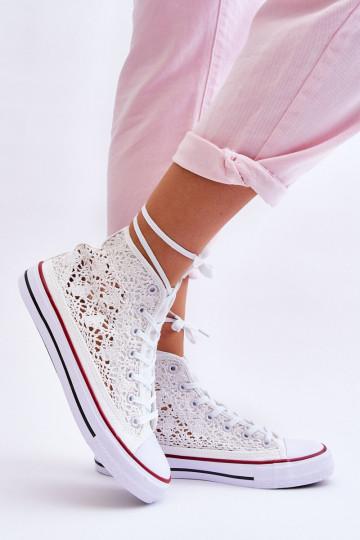 Cornella Freizeitschuhe mit Spitzenmotiven 2
