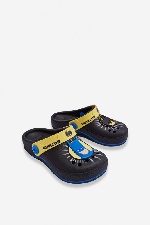 Kinderhausschuhe im Crocs-Stil Batman Grendene Kids JJ385005 schwarz Kinderhausschuhe im Crocs-Stil Batman Grendene Kids JJ385005 schwarz
