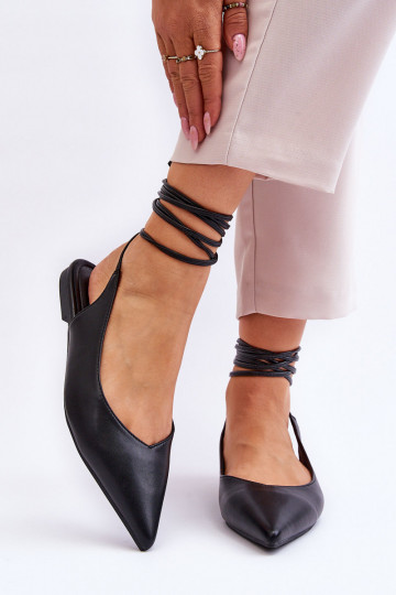 Spitze Schnürschuhe von Turriso in Schwarz