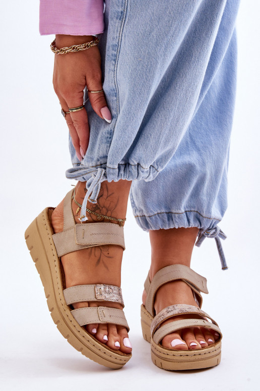 Sandalen mit Klebeverschlüssen beige Fresh Look