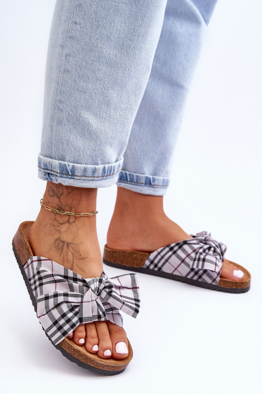 Hausschuhe mit Bändern und Plateau in Grau Vero Hausschuhe mit Bändern und Plateau in Grau Vero