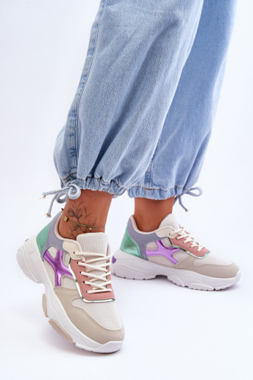 Sneakers Modell Schuhe mit Schnürsenkeln beige-grüne Farbe Cortes