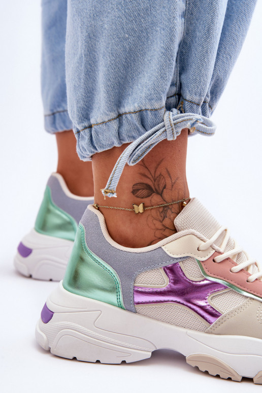 Sneakers Modell Schuhe mit Schnürsenkeln beige-grüne Farbe Cortes Sneakers Modell Schuhe mit Schnürsenkeln beige-grüne Farbe Cortes