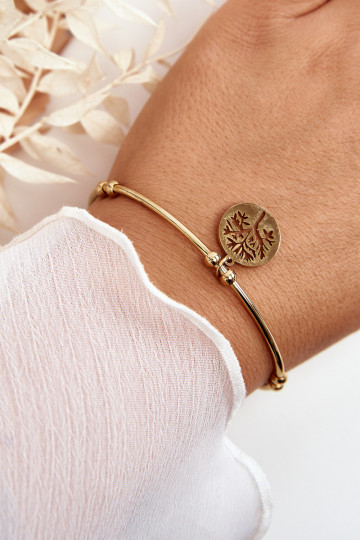 Das Armband ist aus Gold