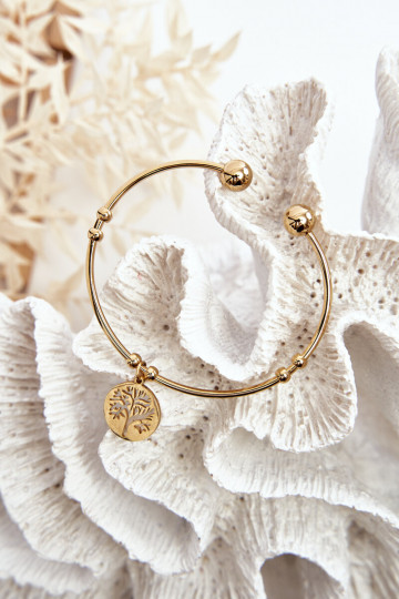 Das Armband ist aus Gold 2