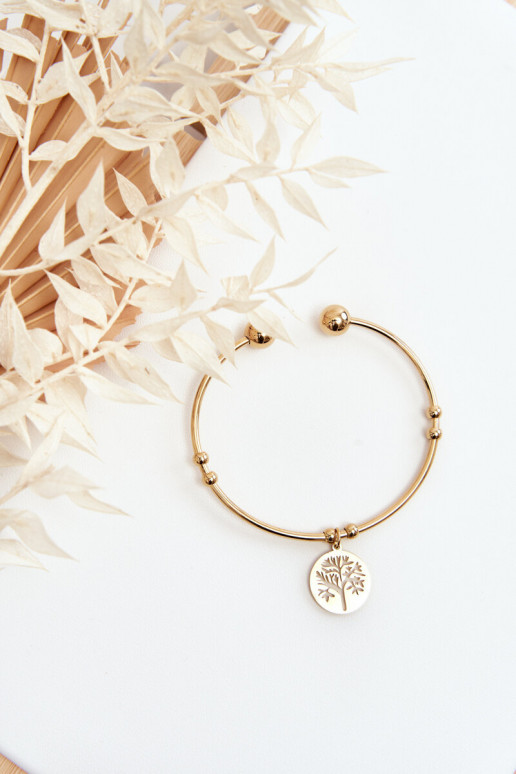 Das Armband ist aus Gold Das Armband ist aus Gold