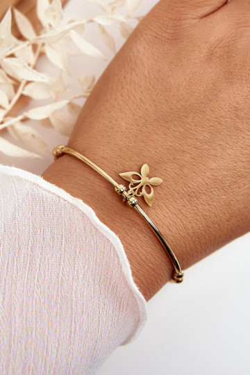 Das Armband ist aus Gold