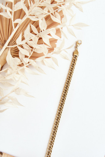 Das Armband ist aus Gold 2