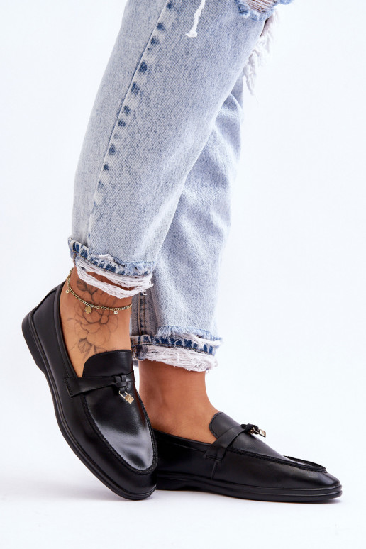Klassisches Damen-Mokassin-Modell in der Farbe Schwarz von Cortez Klassisches Damen-Mokassin-Modell in der Farbe Schwarz von Cortez
