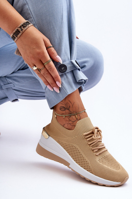 Visconti sandfarbene Sportschuhe eines auffälligen Modells Visconti sandfarbene Sportschuhe eines auffälligen Modells