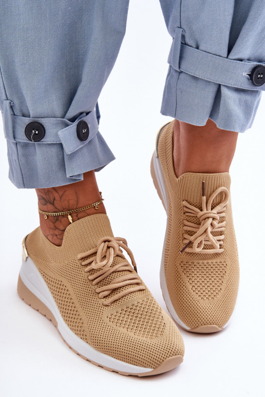 Visconti sandfarbene Sportschuhe eines auffälligen Modells Visconti sandfarbene Sportschuhe eines auffälligen Modells