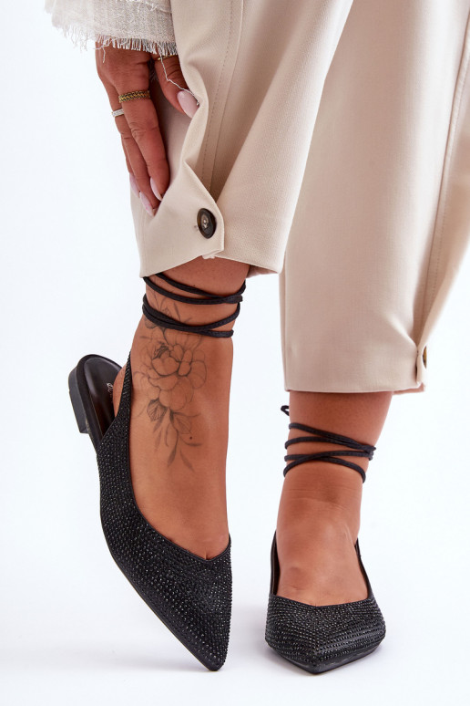 Klassisches Modell mit hohen Absätzen und spitzen Zehen, schwarze Farbe Delimena Klassisches Modell mit hohen Absätzen und spitzen Zehen, schwarze Farbe Delimena