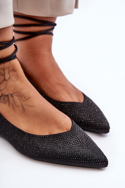 Klassisches Modell mit hohen Absätzen und spitzen Zehen, schwarze Farbe Delimena Klassisches Modell mit hohen Absätzen und spitzen Zehen, schwarze Farbe Delimena