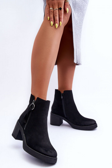 aus Wildleder. Klassisches Modell. Damenstiefel in der Farbe Schwarz von Limoso 2