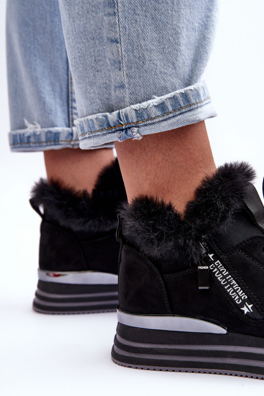 Plateau-Sneaker mit Fell in Schwarz von Jamarie Plateau-Sneaker mit Fell in Schwarz von Jamarie