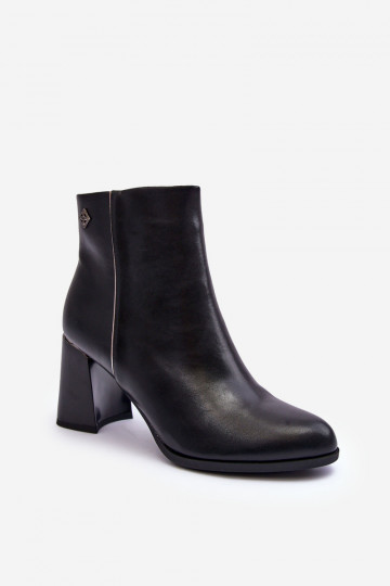 Stiefel mit Absatz in schwarzer Farbe Popilla