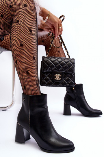 Stiefel mit Absatz in schwarzer Farbe Popilla 2