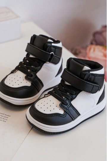 Kindersportschuhe Weiß-schwarze Farbe Teredite