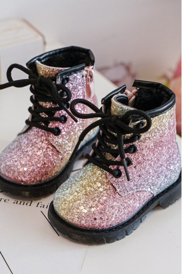 Kinderstiefel mit Glanz. Gewärmt mit Reißverschlüssen in verschiedenen Farben Saussa 2