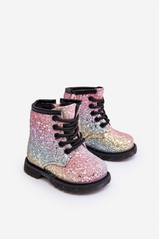 Kinderstiefel mit Glanz. Gewärmt mit Reißverschlüssen in verschiedenen Farben Saussa