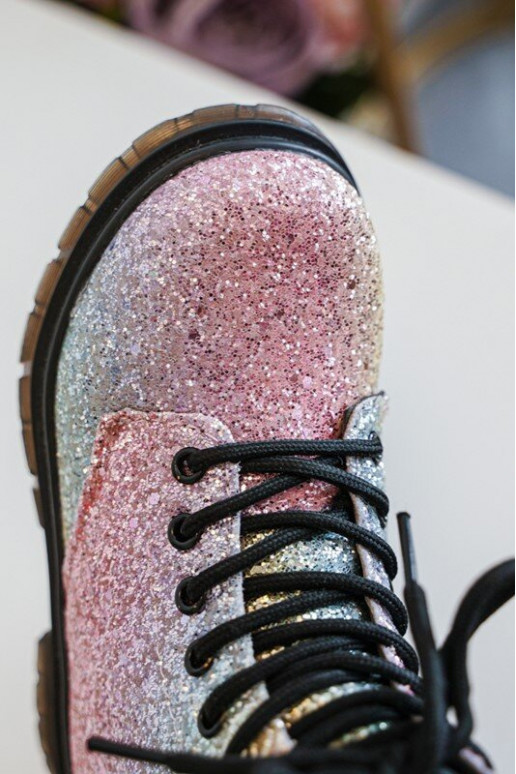 Kinderstiefel mit Glanz. Gewärmt mit Reißverschlüssen in verschiedenen Farben Saussa Kinderstiefel mit Glanz. Gewärmt mit Reißverschlüssen in verschiedenen Farben Saussa