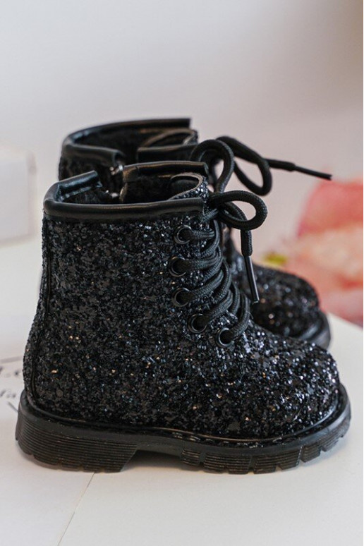 Kinderstiefel mit Glanz, wärmend mit Reißverschlüssen, schwarze Farbe Saussa Kinderstiefel mit Glanz, wärmend mit Reißverschlüssen, schwarze Farbe Saussa