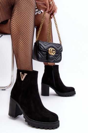 Wildleder-Stiefelette mit Ornamenten in Schwarz Strong 2