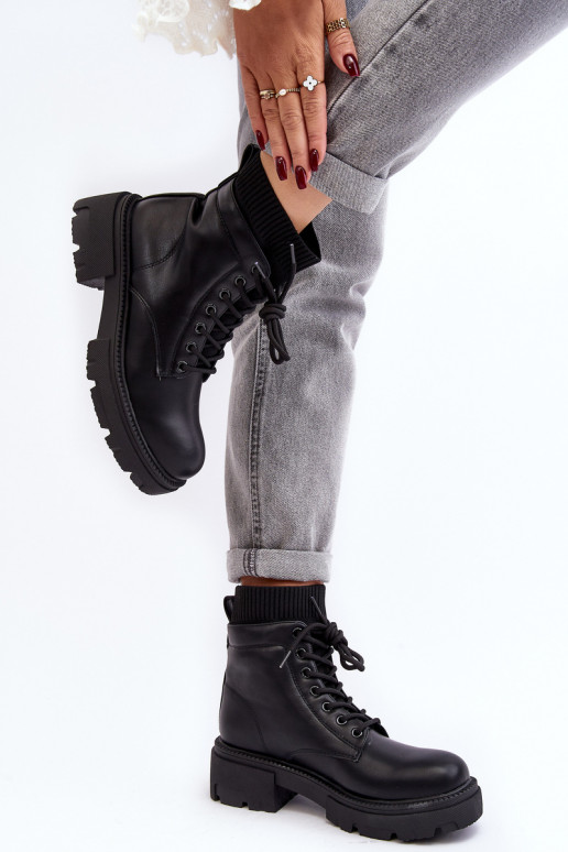 Schuhe Damenstiefel mit sockenartiger Sohle in der Farbe Schwarz Rivella