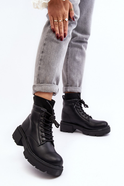 Schuhe Damenstiefel mit sockenartiger Sohle in der Farbe Schwarz Rivella