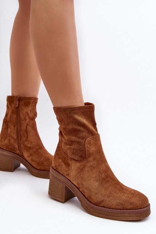 Stiefel mit hohen Absätzen in brauner Farbe Argastis