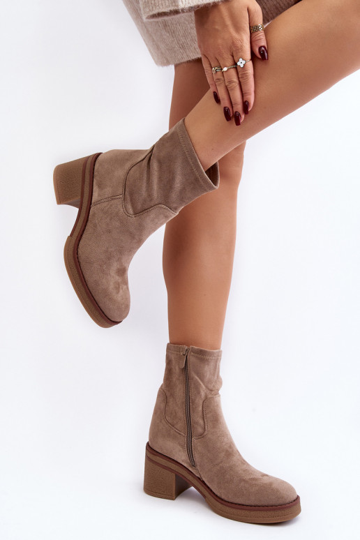Stiefel mit hohen Absätzen in der Farbe Beige von Argastis Stiefel mit hohen Absätzen in der Farbe Beige von Argastis