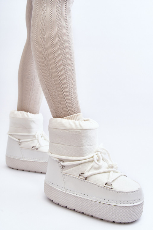 Schneestiefel mit stylischen Details in Weiß von Toolsa