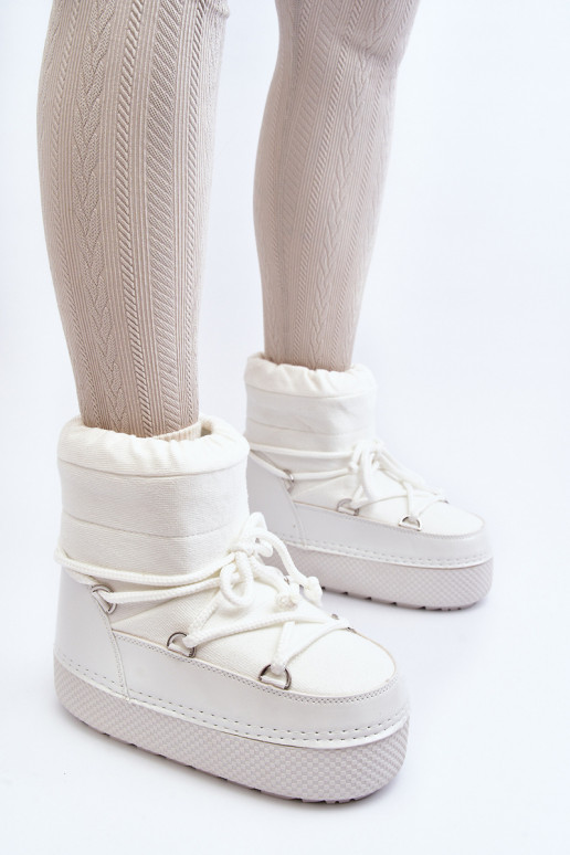 Schneestiefel mit stylischen Details in Weiß von Toolsa