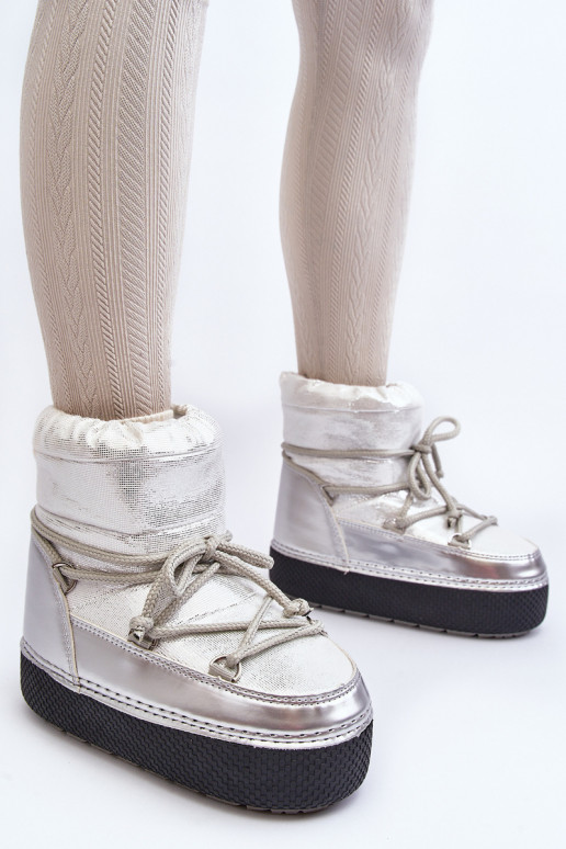 Schneestiefel mit stilvollen Details in Silber von Toolsa